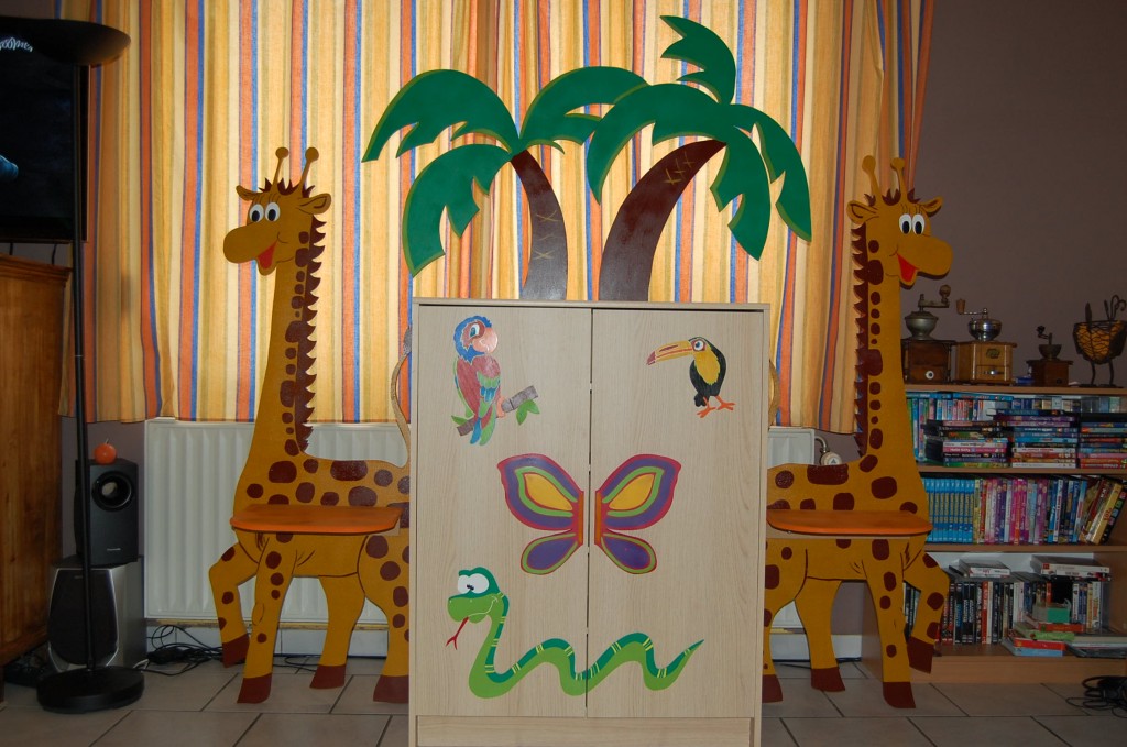 jungle, girafe, palmier, meuble